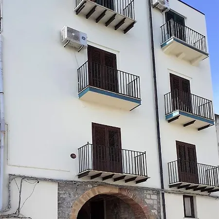Calypso Apartment *